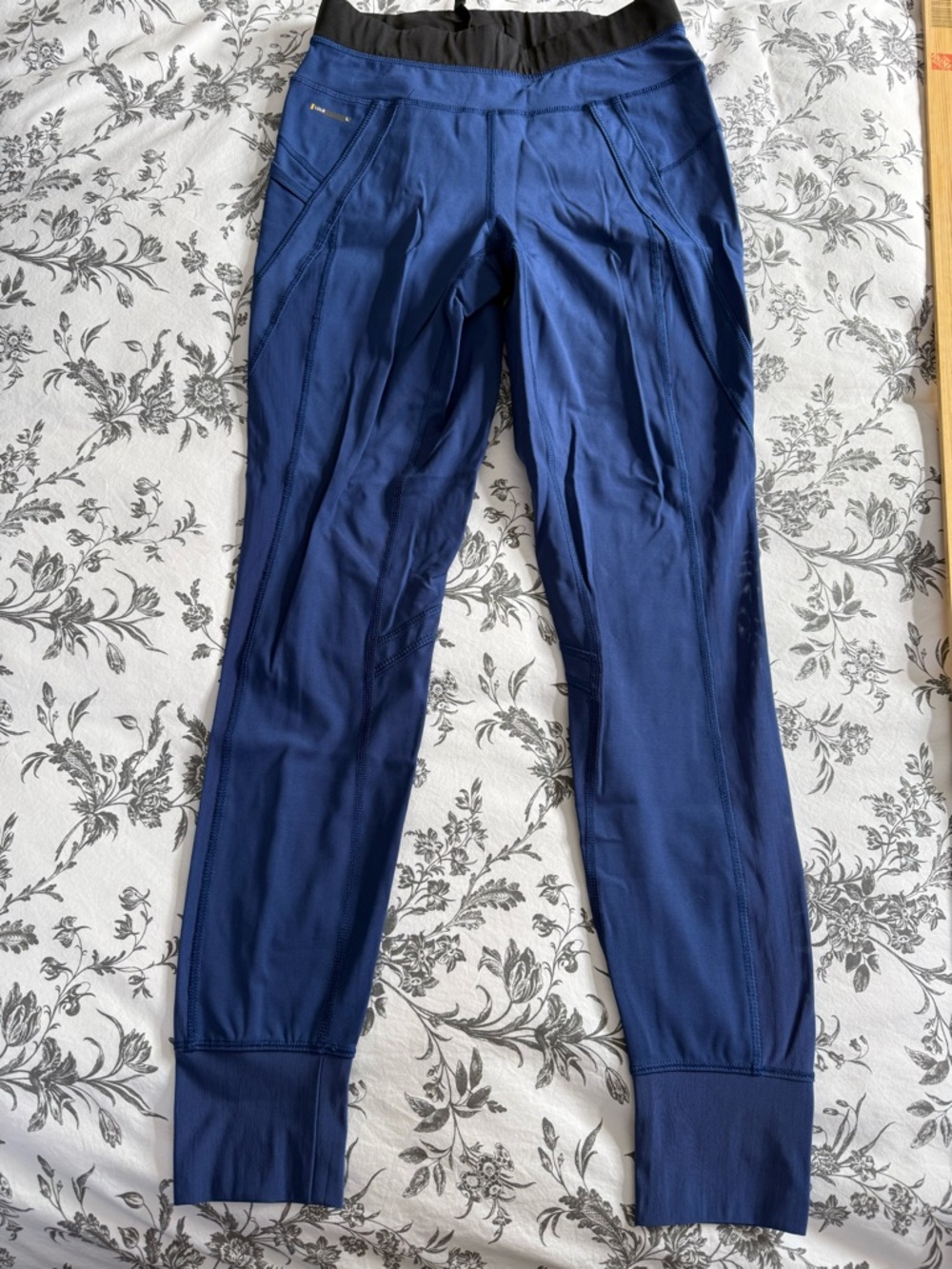 Lolë blue leggings